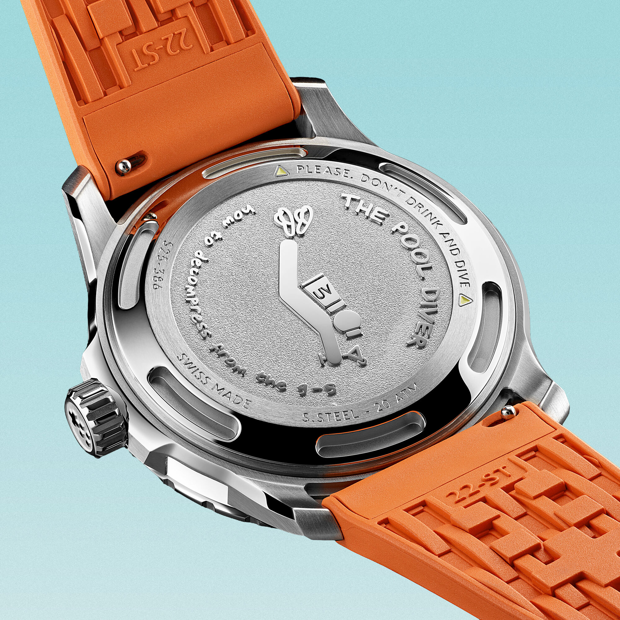 C60 Pool Diver case profile — 41mm steel case, white ceramic bezel and box-domed sapphire